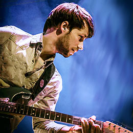 Kevin, Gitarre. Gitarrist bei unserer Band seit 2019