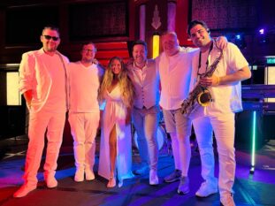 Partyband Just White Firmenfeier Betriebsausflug Holland